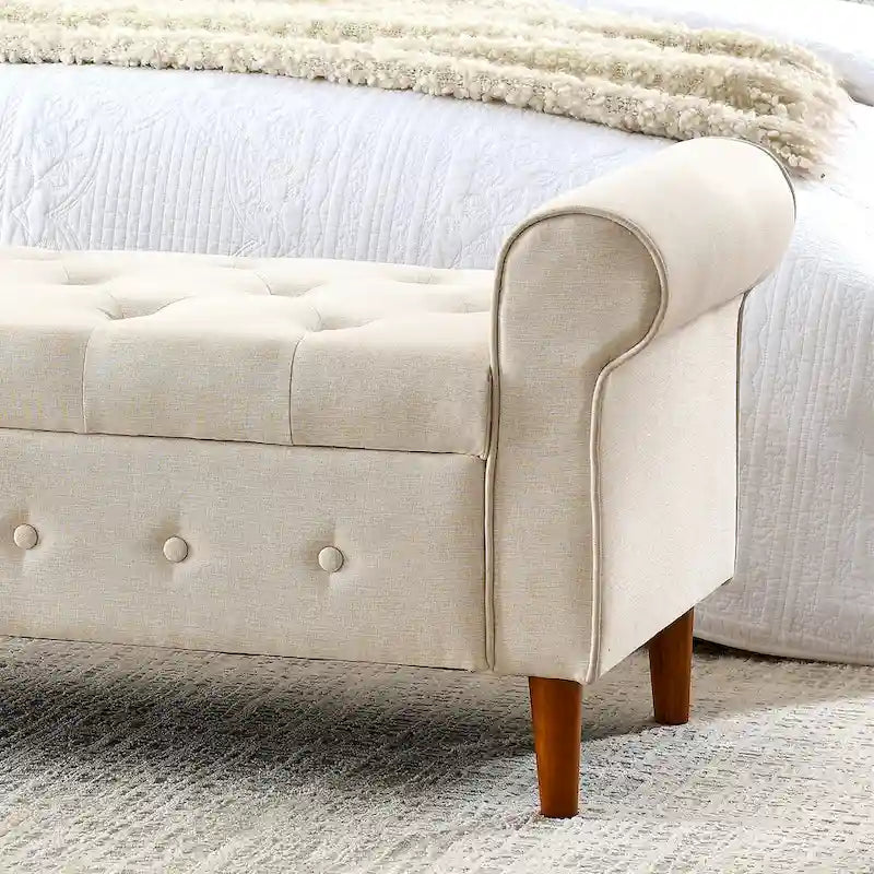 Banc de rangement moderne en tissu rembourré avec capitonnage et accoudoirs arrondis