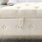 Banc de rangement moderne en tissu rembourré avec capitonnage et accoudoirs arrondis