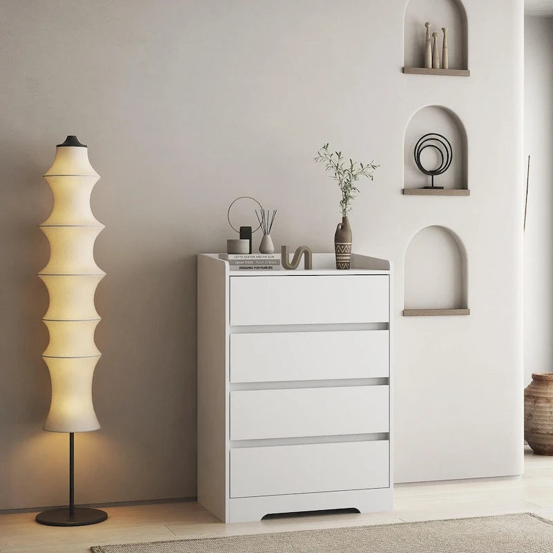 Commode Moderne en Bois à 4 Tiroirs – Panneau de Particules E1, Kit Anti-Basculement, 65 cm (L) x 97.5 cm (H)